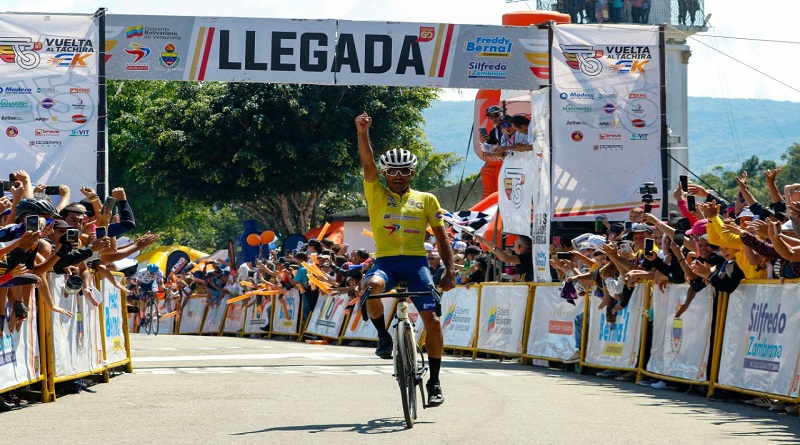 Eduin Becerra consolida la camiseta de líder en el cerro Cristo Rey