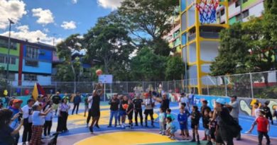 Recuperan espacios recreativos, deportivos y de salud en el 23 de enero en Caracas