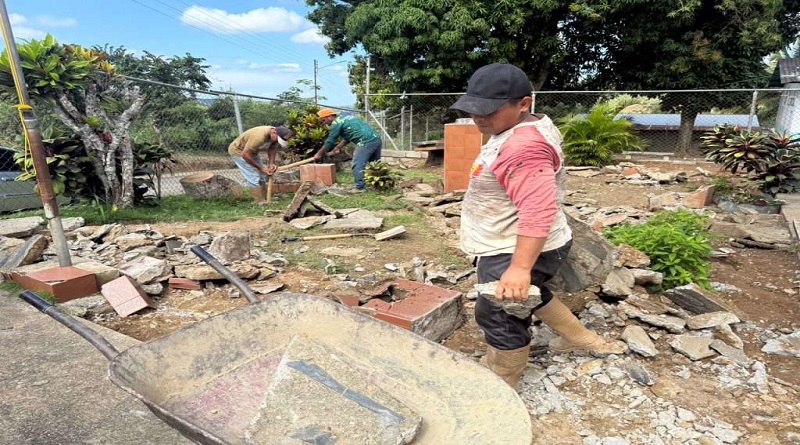 Bricomiles rehabilitan 39 instituciones educativas en Trujillo