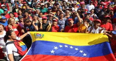 Pueblo caraqueño se despliega en defensa de la paz y su soberanía