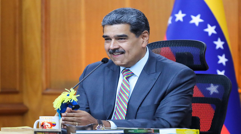 Jefe de Estado llama a los artistas a una nueva revolución cultural