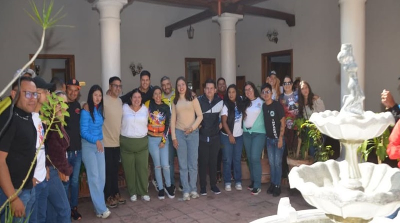 Emprendedoras y talentos deportivos y turísticos se capacitan en Mérida