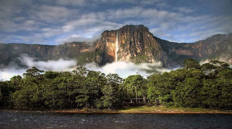 Parque Nacional Canaima es uno de los puntos más turísticos de Venezuela