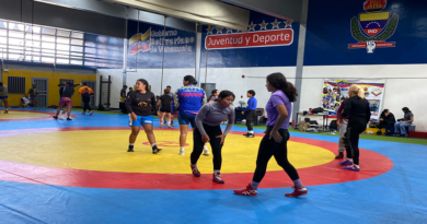 Selección nacional de lucha olímpica se prepara para competencias panamericanas