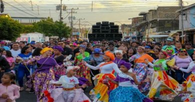 Más de 30 mil personas dieron el grito de Carnaval en Barcelona
