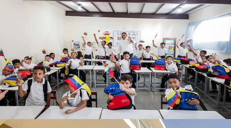 Entregan rehabilitada Escuela Primaria Nacional "Alí Primera" en Falcón