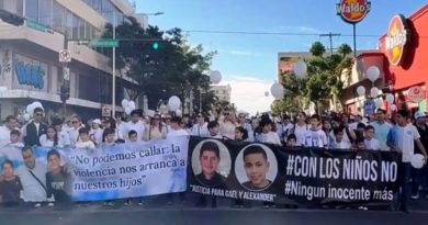 Manifestantes destruyen sede gobierno en Culiacán tras asesinato de 2 niños en México