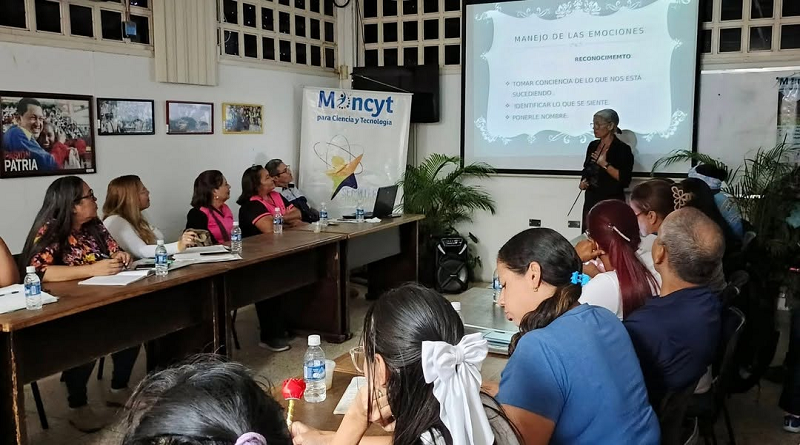 Docentes de Aragua reciben formación científica para fortalecer la educación