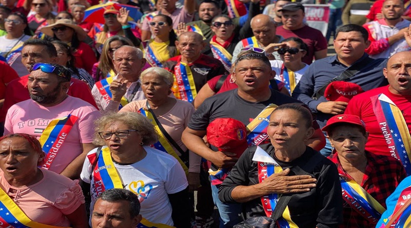EN FOTOS | Venezolanos y venezolanas juraron con Maduro en varias regiones del país