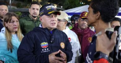 Ministro Cabello: La Revolución tiende sus manos con amor a personas vulnerables