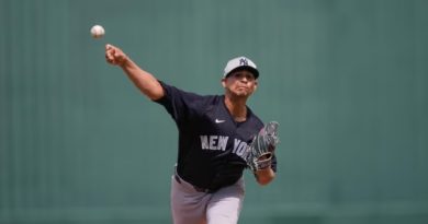 Carlos Carrasco y Erick Leal hicieron su debut con los Yankees