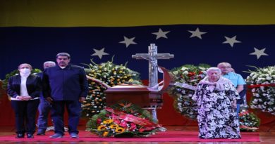 Presidente Nicolás Maduro rinde homenaje póstumo al diputado Jacobo Torres