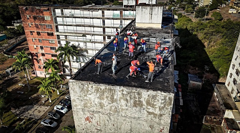 Plan Techo Comunal interviene edificios en Carupano