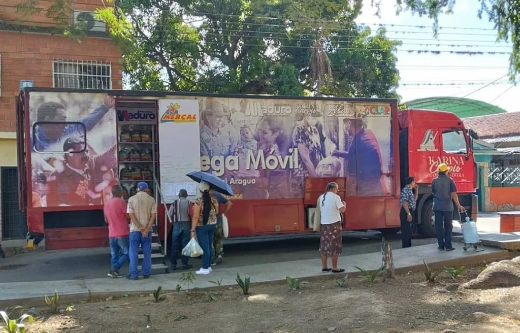 Bodegas Móviles de Mercal respaldan economía de familias aragüeñas