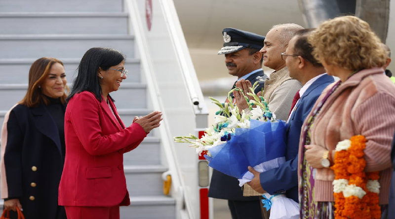 Vicepresidenta Delcy Rodríguez arriba a la India para participar en semana de la energía