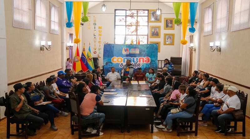 firman-convenios-financiar-proyectos-consulta-popular-marino
