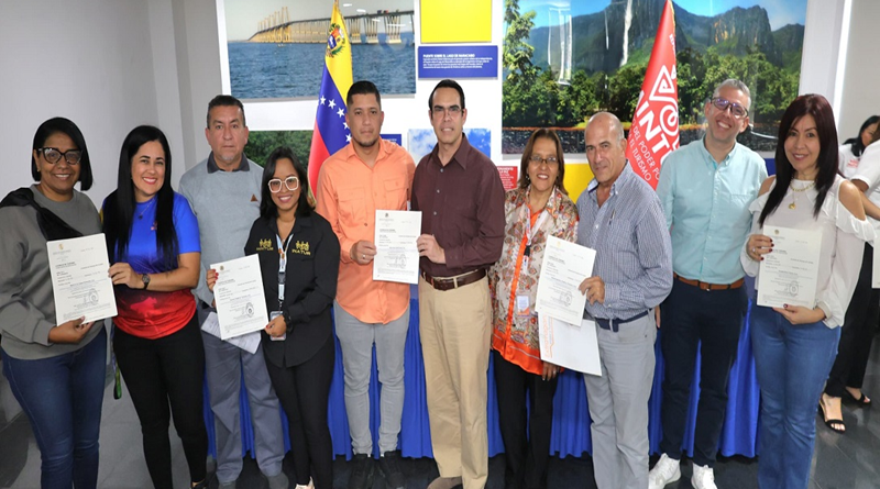 Más de 100 prestadores de servicio turístico reciben constancia de registro