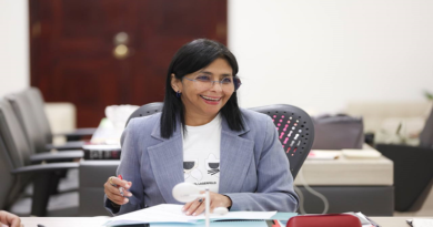 Vicepresidenta Rodríguez evalúa avance tecnológico de la Sala de Gobierno Popular