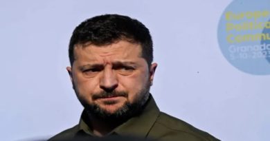 Zelenski dijo que no se atrevería a firmar su compromiso para pagar una deuda que necesitaría hasta 10 generaciones de ucranianos para liquidarse. Foto: EFE