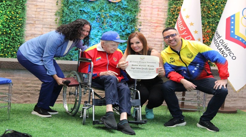 Emoción y alegría reinó en centenario del olímpico Julio César León