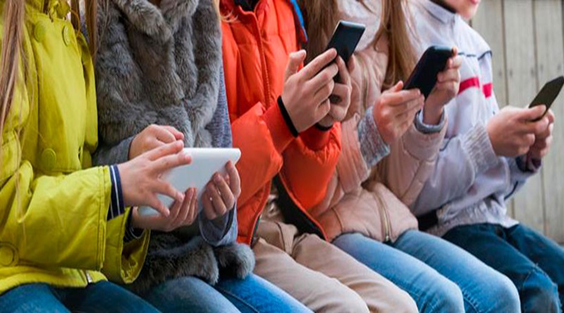 Merideños llaman a orientar y concientizar a los hijos ante contenidos digitales