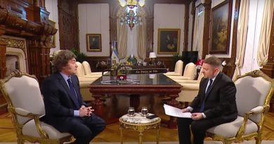 Milei justifica su rol en estafa multimillonaria con una entrevista televisiva arreglada (Foto agencias)