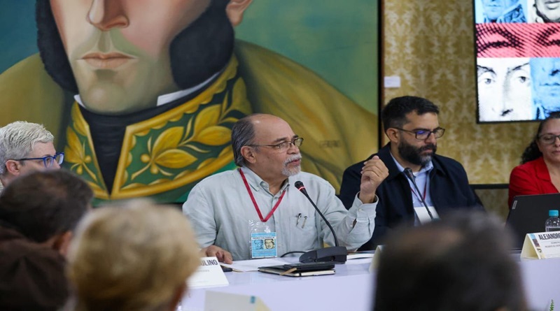 Seminario del Discurso de Angostura al Libro Azul ratifica la ideología bolivariana