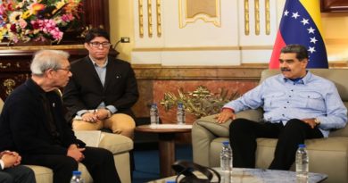 Jefe de Estado se reúne con el gran arquitecto japonés Riken Yamamoto en Miraflores