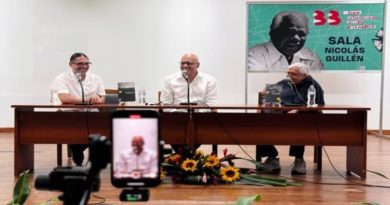 Poemario “Río quemado” conmueve al pueblo cubano