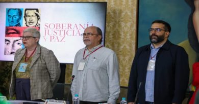 Discurso Angostura y el Libro Azul son documentos constituyentes