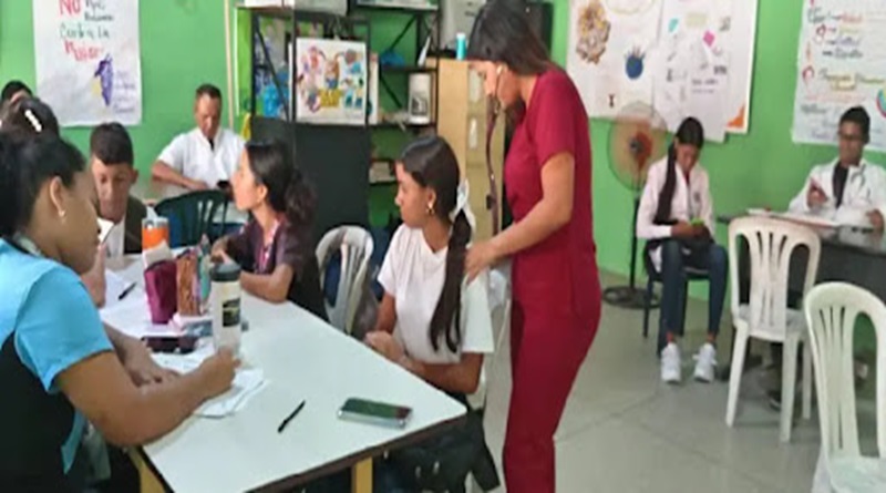 Estudiantes de Barinas reciben atención médica con el programa La Salud va a la Escuela
