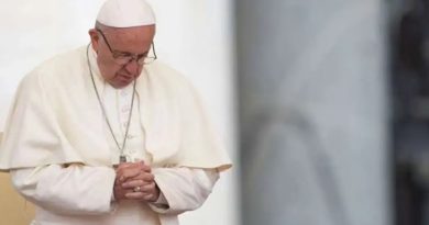 Papa Francisco muestra una leve mejoría