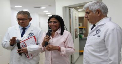 Entregan rehabilitación integral del Hospital Universitario de Caracas
