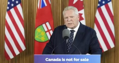 Archivo: El primer ministro de Ontario, Doug Ford, ofrece una conferencia de prensa sobre los nuevos aranceles que Estados Unidos ha impuesto a Canadá, en Queen's Park en Toronto el martes 4 de marzo de 2025. © (Nathan Denette/The Canadian Press/Vía AP