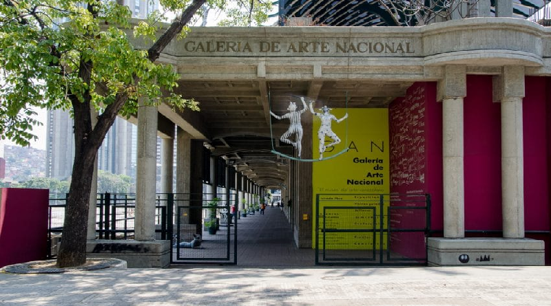 GAN invita a sumergirse en la exposición "Susurros del Fuego" de Luisa Dunia