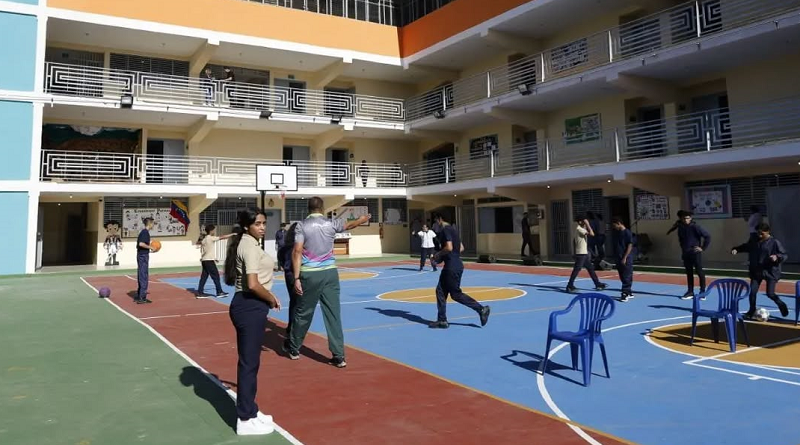 Bricomiles avanza con reinauguración de la Unidad Educativa El Nacional en Los Teques