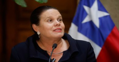 Maya Fernandez renuncia al ministerio de Defensa de Chile