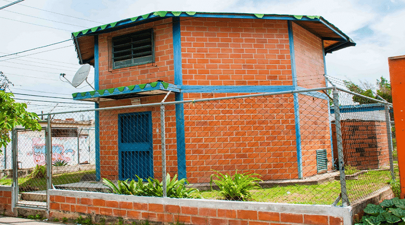Entregan material para rehabilitación del módulo de salud La Catatumba