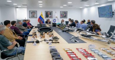 Revisan avances para fortalecer la producción de piezas y autopartes de motocicletas