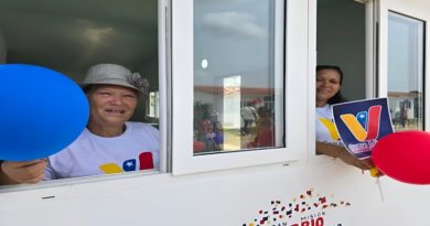 Gobierno Bolivariano entrega viviendas a familias barloventeñas en Miranda