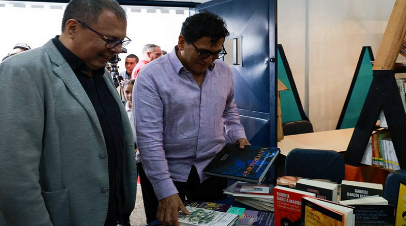 Donan colección de libros a la U.E. Nuevo Horizonte en Caracas