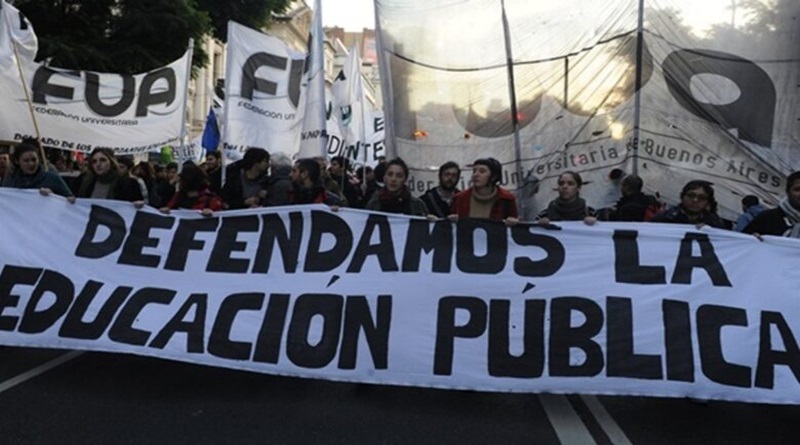 Frente universitario argentino arranca paro de 48 horas contra Milei