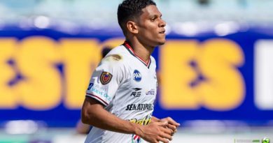 Caracas FC vence 2-0 a La Guaira con par de goles de Ender Echenique