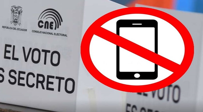 Autoridades anuncian multas por usar celulares durante votación en Ecuador