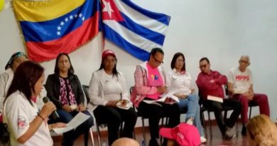 La primera Asamblea Comunitaria del mes de marzo, con asistencia de más de un centenar de personas, realizó el Área de Salud Integral Comunitaria (ASIC) «Robert Serra»