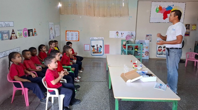 consolidan-ensenanza-ciencias-caravana-quimica-cojedes