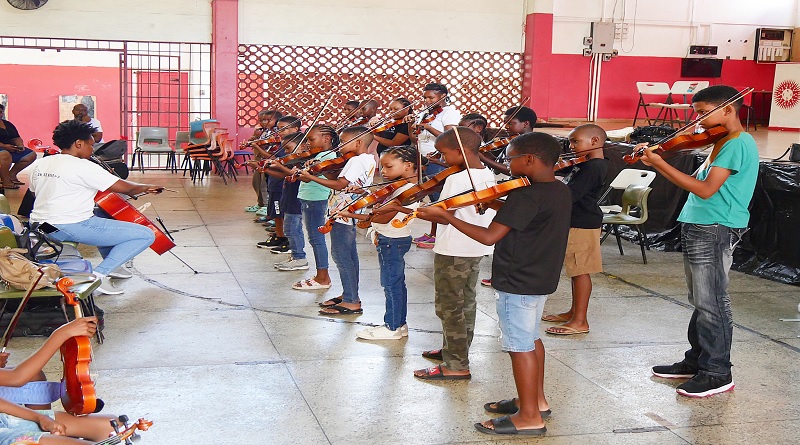 Inicia Tercer Taller de Formación Musical con El Sistema en Santa Lucía