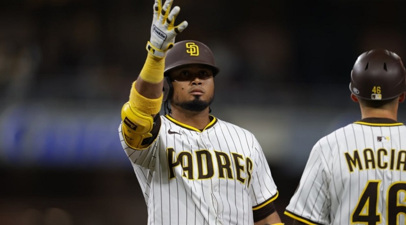 Luis Arráez conecta su tercer jonrón de la temporada