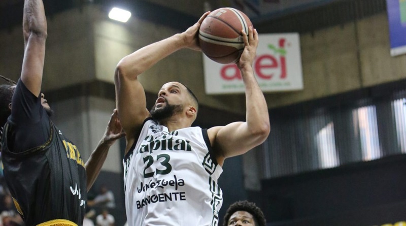 Spartans se creció ante Panteras de Miranda y continúa en la cima de la SPB