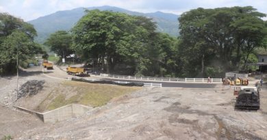 Colocan carpeta de manto asfáltico en puente El Bongo de Portuguesa